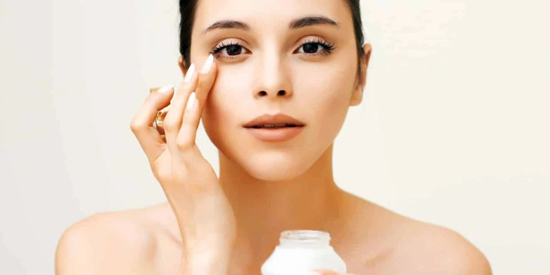 8 Effective Ways to Remove and Treat Crow’s Feet Around the Eyes 2 Methods to Remove Crow’s Feet at the Outer Corners of the Eyes