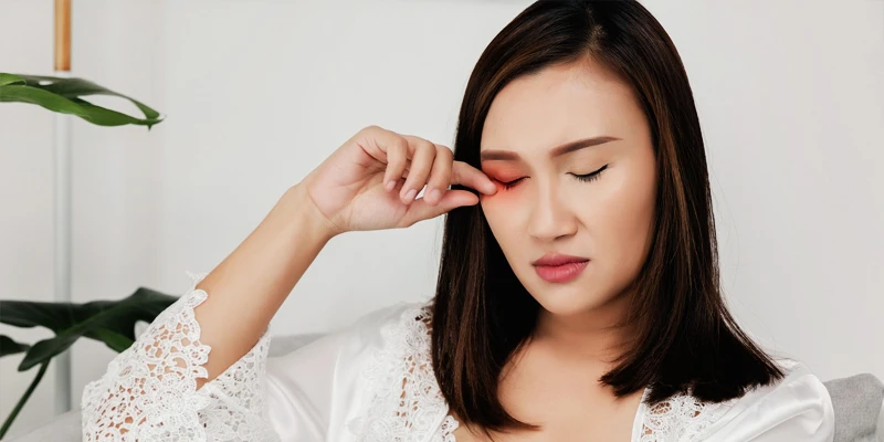 Sudden Droopy Eyelid: 9 Common Causes You Should Not Ignore 2 Eye Trauma Leading to Droopy Eyelid