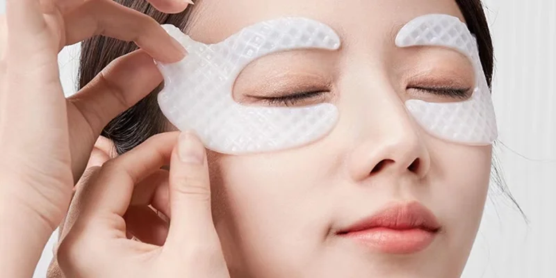 Under Eye Bags Treatments: Causes, Severity Levels & Real 4 At-home under eye bags treatment with cold compress