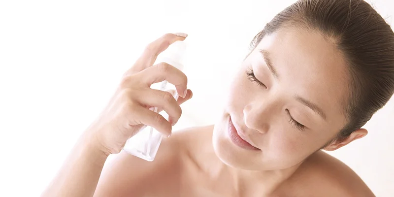 Forehead Wrinkles at Home: A 6-Step Skincare Routine 3 Hydrating toner for forehead wrinkles at home